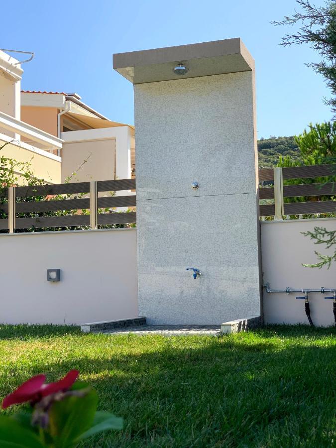 Steleni Seaside Apartments Nea Iraklitsa Exterior foto