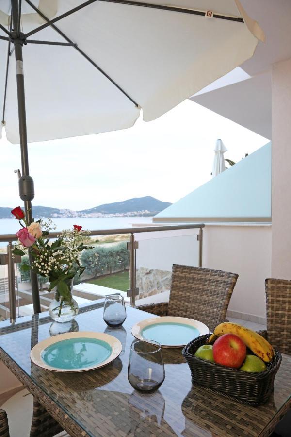 Steleni Seaside Apartments Nea Iraklitsa Exterior foto